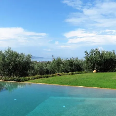 Luxurious Infinity Pool Private With Gardens Kalamata