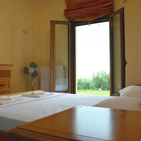 Luxurious Infinity Pool Private With Gardens Вилла *