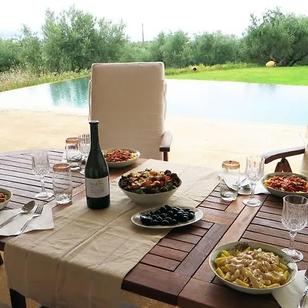 Luxurious Infinity Pool Private With Gardens Каламата