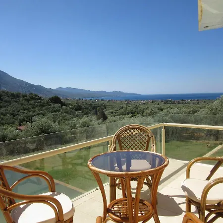 Luxurious Infinity Pool Private With Gardens *